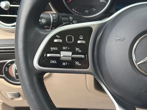 Used 2022 Mercedes-Benz GLC 300 image 27