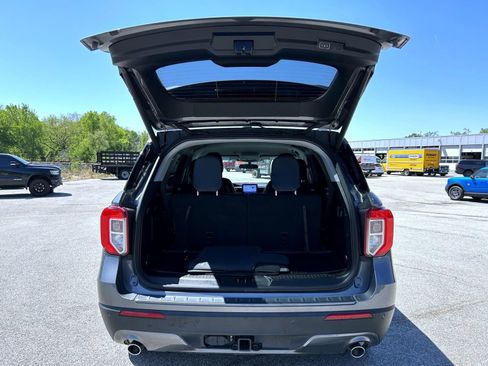 Used 2023 Ford Explorer XLT w/ Equipment Group 202A AWD/4WD image 22