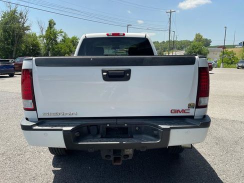 Used 2012 GMC Sierra 2500 Denali w/ Suspension Package, Off-Road AWD/4WD image 6