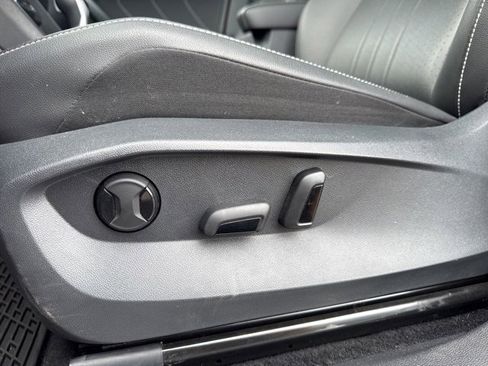 Used 2024 Volkswagen Tiguan SE R-Line image 23