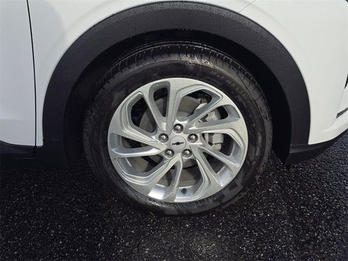 New 2027 Chevrolet Bolt LT image 9