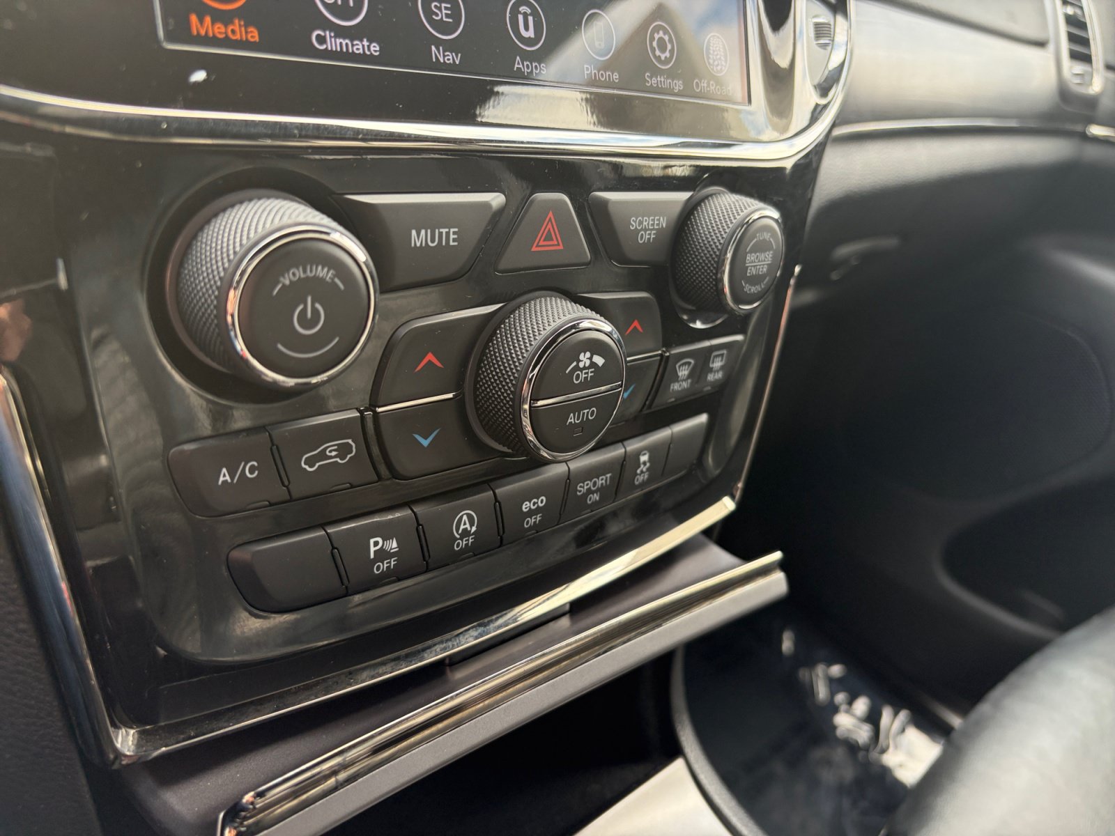 Used 2021 Jeep Grand Cherokee Limited X AWD/4WD image 25