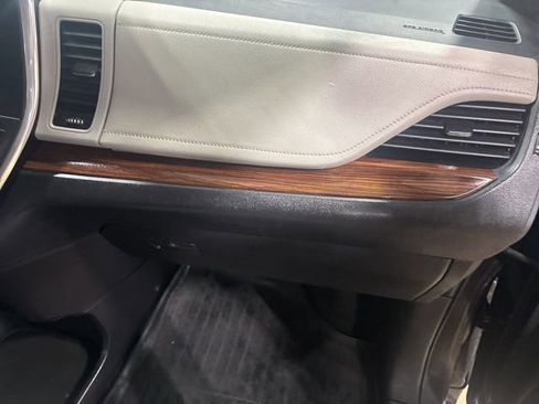 Used 2018 Toyota Sienna Limited Premium image 19