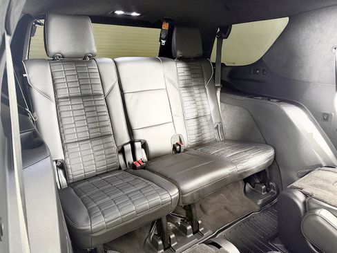 Used 2022 Cadillac Escalade Sport Platinum w/ Heavy-Duty Trailer Package AWD/4WD image 52