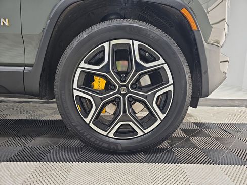 Used 2022 Rivian R1S Launch Edition image 11