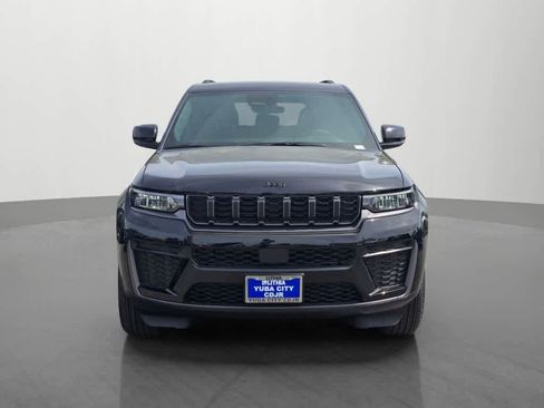 New 2026 Jeep Grand Cherokee Altitude image 2