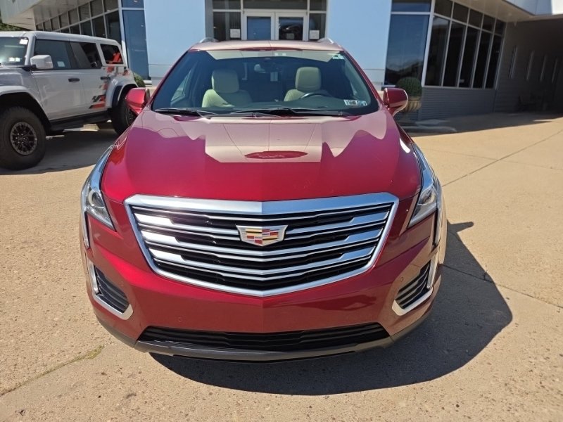 Used 2017 Cadillac XT5 Luxury w/ Driver Awareness Package AWD/4WD image 2