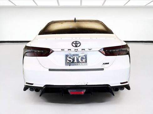 Used 2024 Toyota Camry XSE FWD image 5