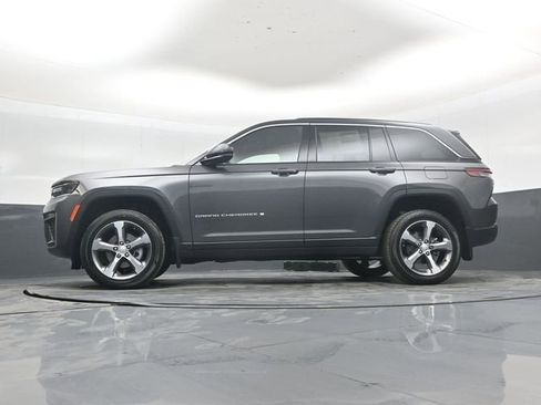 New 2026 Jeep Grand Cherokee Limited w/ Trailer Tow Package RWD image 43