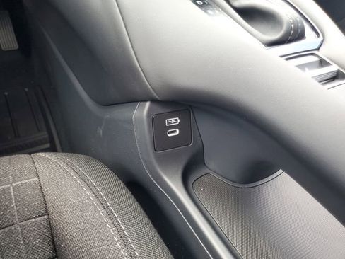 New 2026 Honda HR-V LX image 25