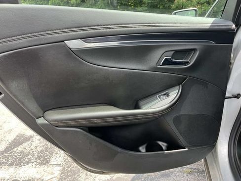 Used 2018 Chevrolet Impala Premier FWD image 19