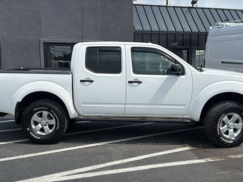 Used 2012 Nissan Frontier SV w/ SV Premium Utility Pkg AWD/4WD image 2