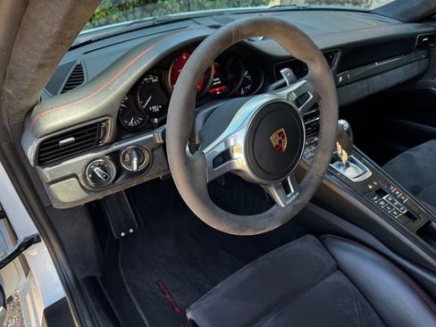 Used 2016 Porsche 911 image 24