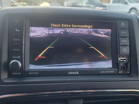 Used 2018 Dodge Grand Caravan SE w/ UConnect Hands-Free Group image 17