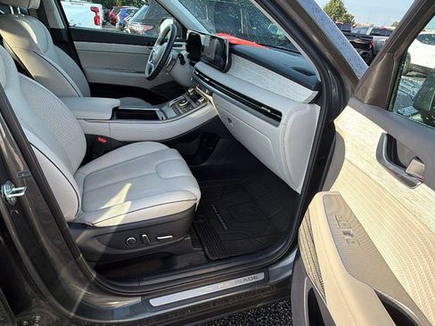 Used 2025 Hyundai Palisade Calligraphy FWD image 19