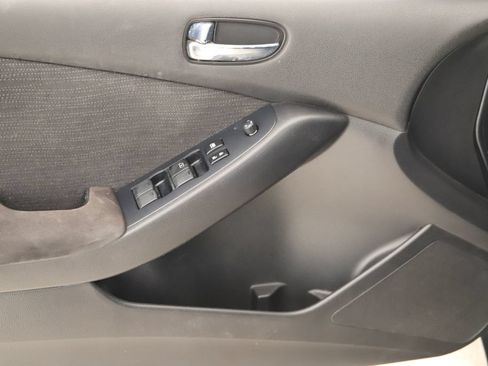 Used 2010 Nissan Altima 2.5 S FWD image 21