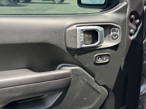 Used 2019 Jeep Wrangler Unlimited Sport S AWD/4WD image 12