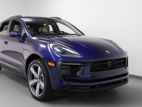Certified 2026 Porsche Macan S AWD/4WD image 9