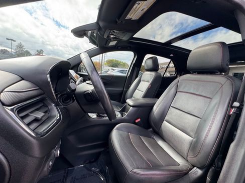 Used 2022 Chevrolet Equinox RS w/ RS Leather Package image 19