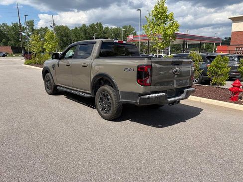 Used 2025 Ford Ranger Lariat w/ FX4 Off-Road Package AWD/4WD image 2