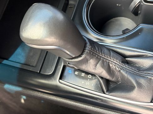 Used 2018 Toyota Camry SE FWD image 28