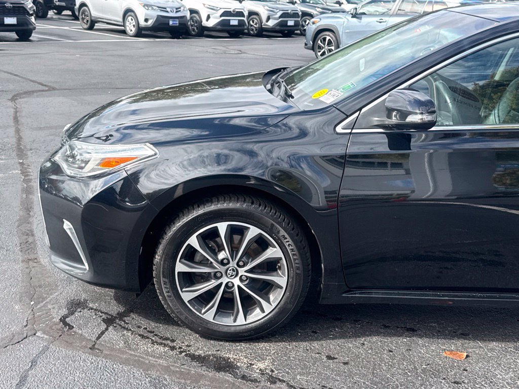 Used 2018 Toyota Avalon XLE Premium w/ Carpet Mat Package FWD image 2