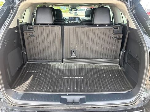 Used 2022 Toyota Highlander Limited AWD/4WD image 34
