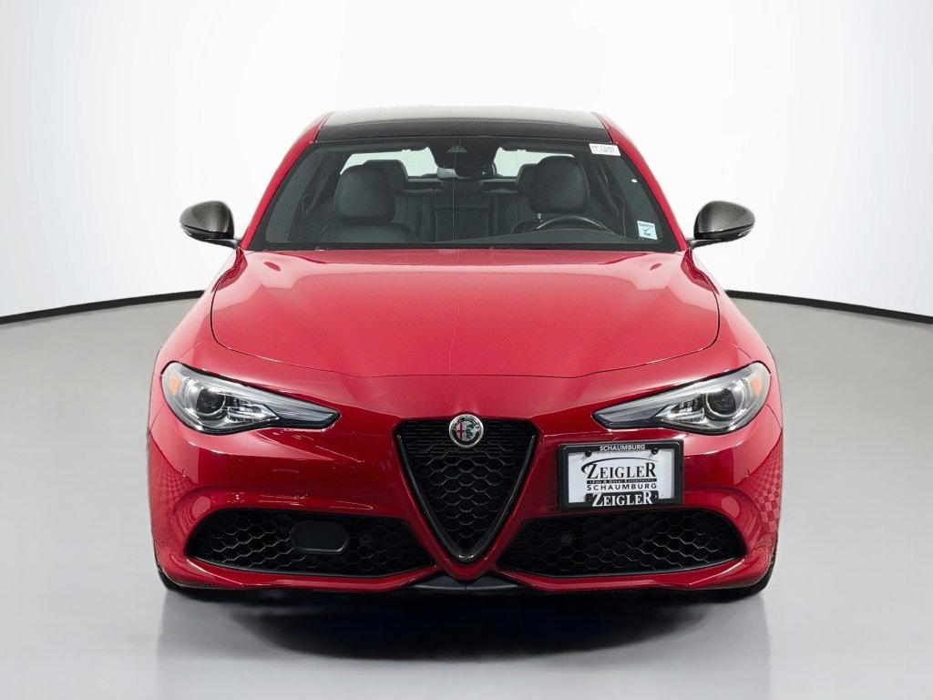 Used 2023 Alfa Romeo Giulia Estrema AWD/4WD image 2