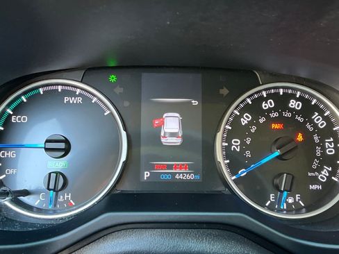 Used 2020 Toyota RAV4 LE image 15