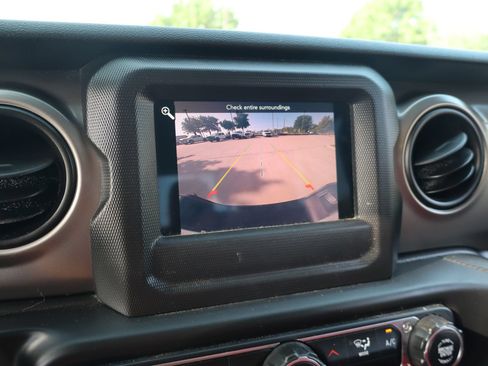 Used 2020 Jeep Gladiator Sport w/ Quick Order Package 24S AWD/4WD image 23