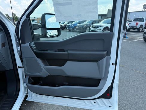 New 2025 Ford F350 XL w/ 360-Degree Camera Package RWD image 30