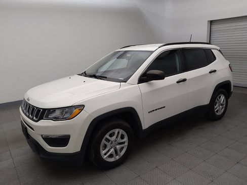 Used 2021 Jeep Compass Sport FWD image 2