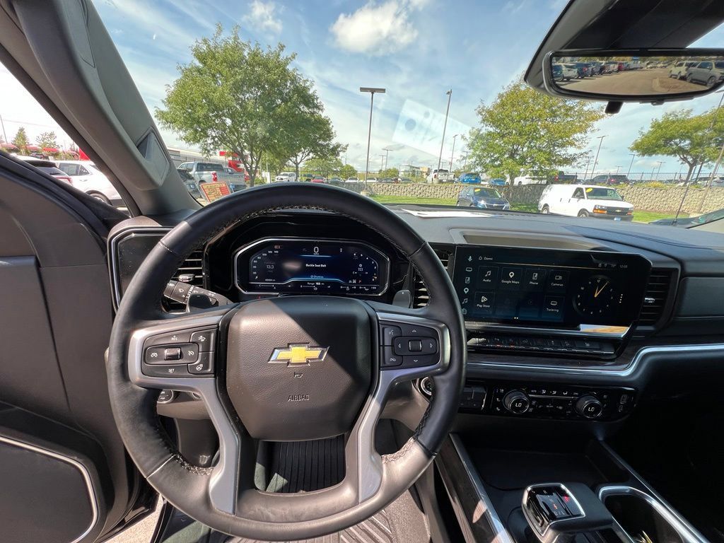 Used 2024 Chevrolet Silverado 1500 LTZ AWD/4WD image 47