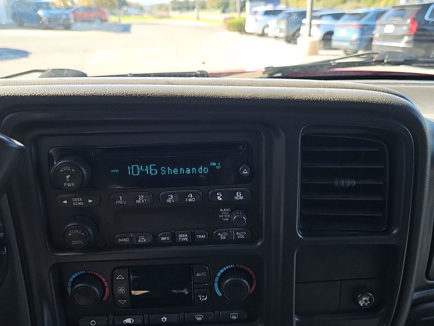 Used 2004 Chevrolet Avalanche Z66 w/ Preferred Equipment Group RWD image 12