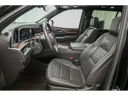 Used 2022 Cadillac Escalade Sport Platinum w/ Heavy-Duty Trailer Package image 38