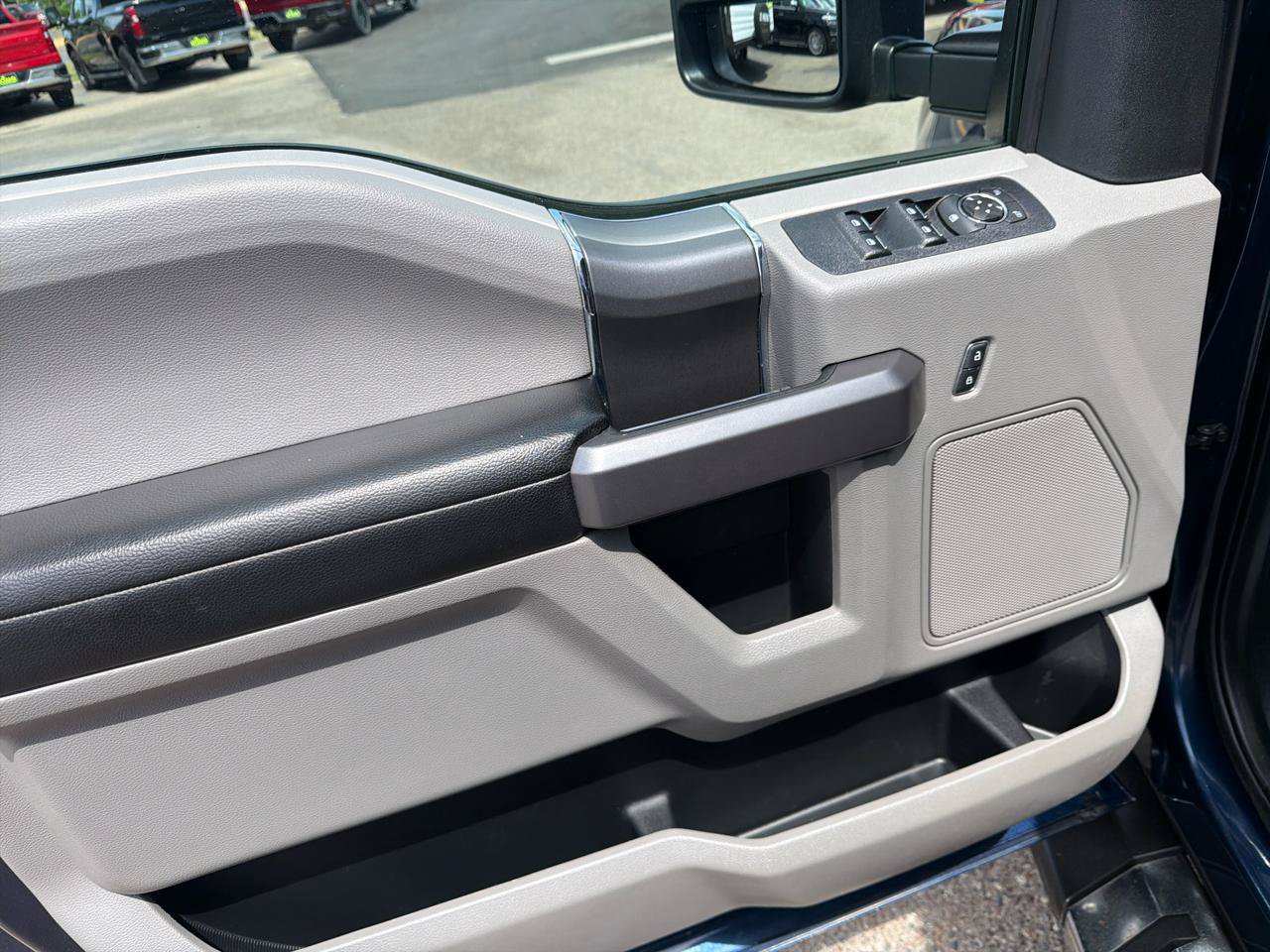 Used 2019 Ford F150 XLT w/ Equipment Group 302A Luxury AWD/4WD image 12