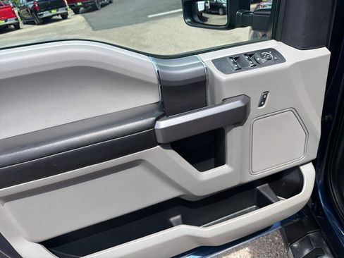 Used 2019 Ford F150 XLT w/ Equipment Group 302A Luxury AWD/4WD image 12