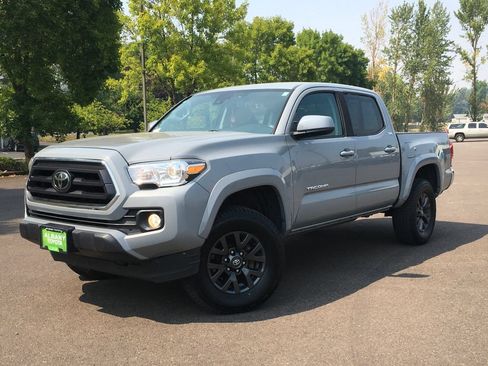 Used 2021 Toyota Tacoma SR5 AWD/4WD image 1