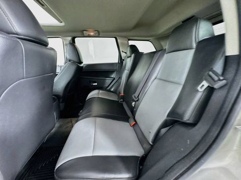 Used 2010 Jeep Grand Cherokee Laredo AWD/4WD image 29