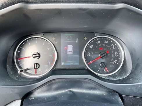 Used 2021 Toyota RAV4 LE image 12