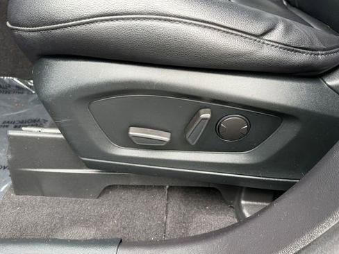 Certified 2021 Ford Explorer XLT w/ Equipment Group 202A AWD/4WD image 15