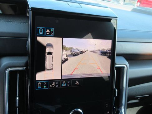 Used 2025 GMC Yukon XL Denali image 24