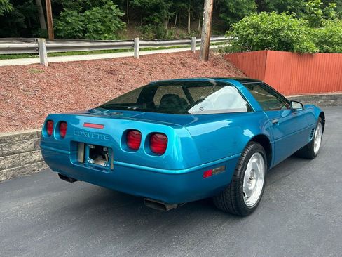 Used 1995 Chevrolet Corvette Coupe RWD image 5