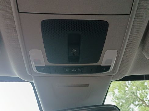 Used 2025 Honda CR-V EX image 26