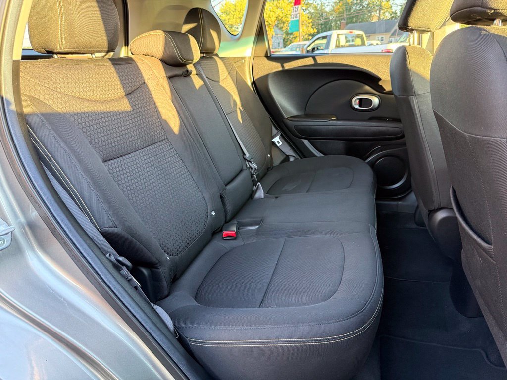 Used 2014 Kia Soul + FWD image 22
