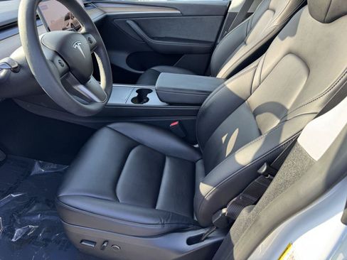 Used 2023 Tesla Model Y AWD image 14
