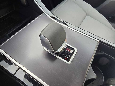 New 2026 Land Rover Range Rover Velar Dynamic SE image 30