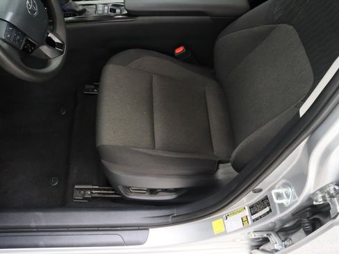 Used 2025 Toyota Camry LE w/ Convenience Package FWD image 15