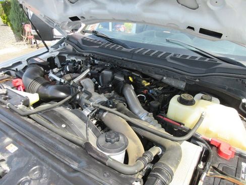 Used 2019 Ford F550 2WD Regular Cab Super Duty w/ XL Value Package image 32