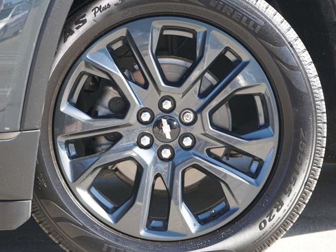 Used 2021 Chevrolet Traverse RS w/ LPO, Cargo Package FWD image 2